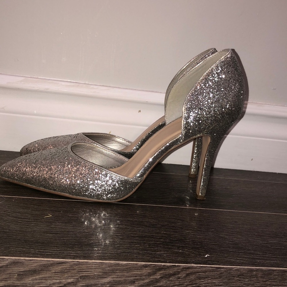 🌟2 for 30 Silver pointed toe stiletto